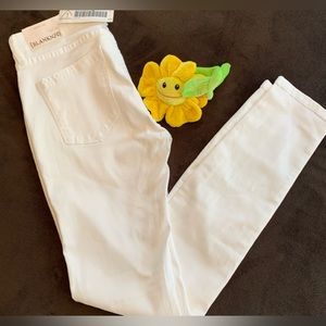 BLANK NYC spray On Skinny 43% lyocell White Ladies jeans NWT size 28